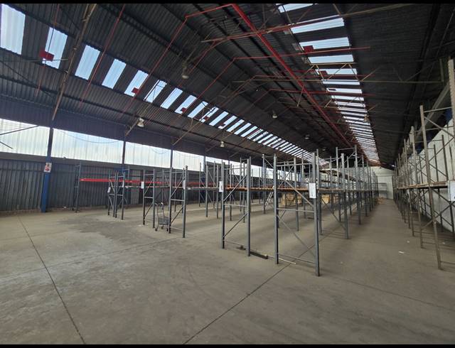 14,150M² FACTORY TO LET IN TUNNEY